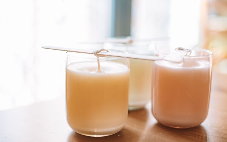 Tiempos de curado: Por qué despachar tus velas recién hechas está matando su capacidad de aromatizar un ambiente.