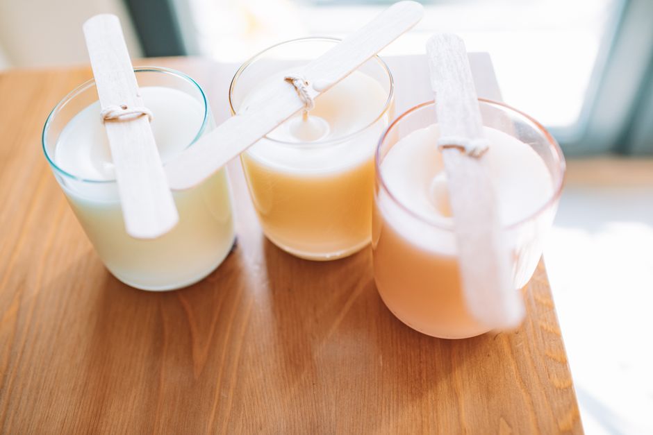 Velas de cera de soya en ramos: la apuesta que no necesita agua